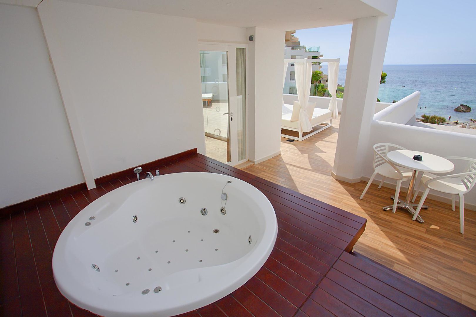 FERGUS Style Cala Blanca Suites foto 34