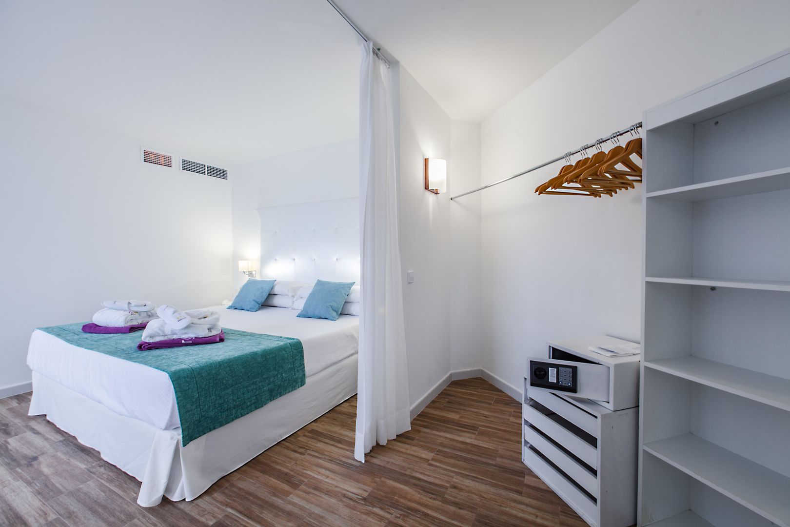 FERGUS Style Cala Blanca Suites foto 8