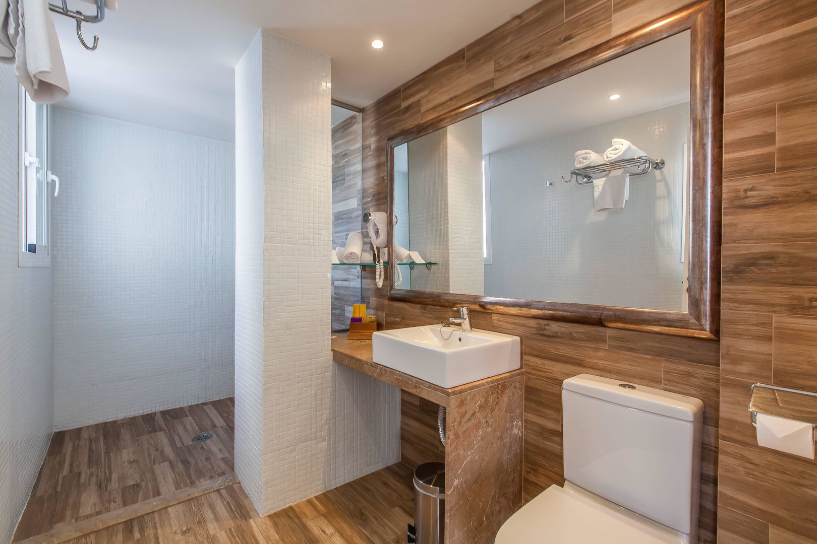FERGUS Style Cala Blanca Suites foto 31