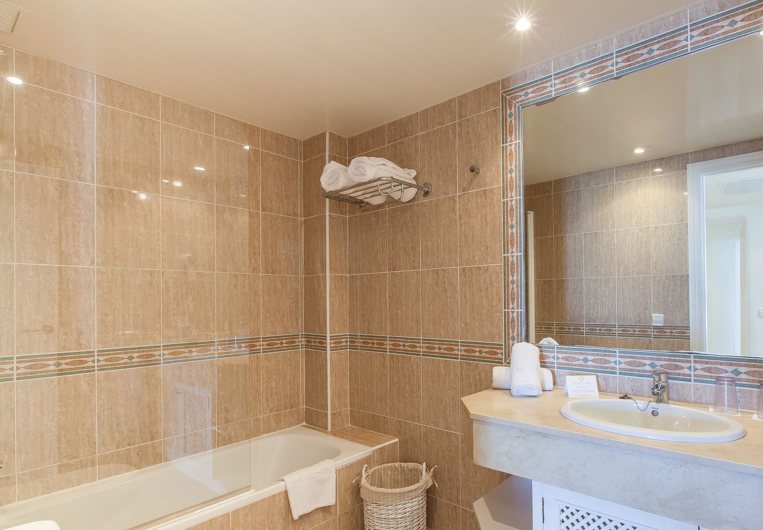 FERGUS Style Cala Blanca Suites foto 24