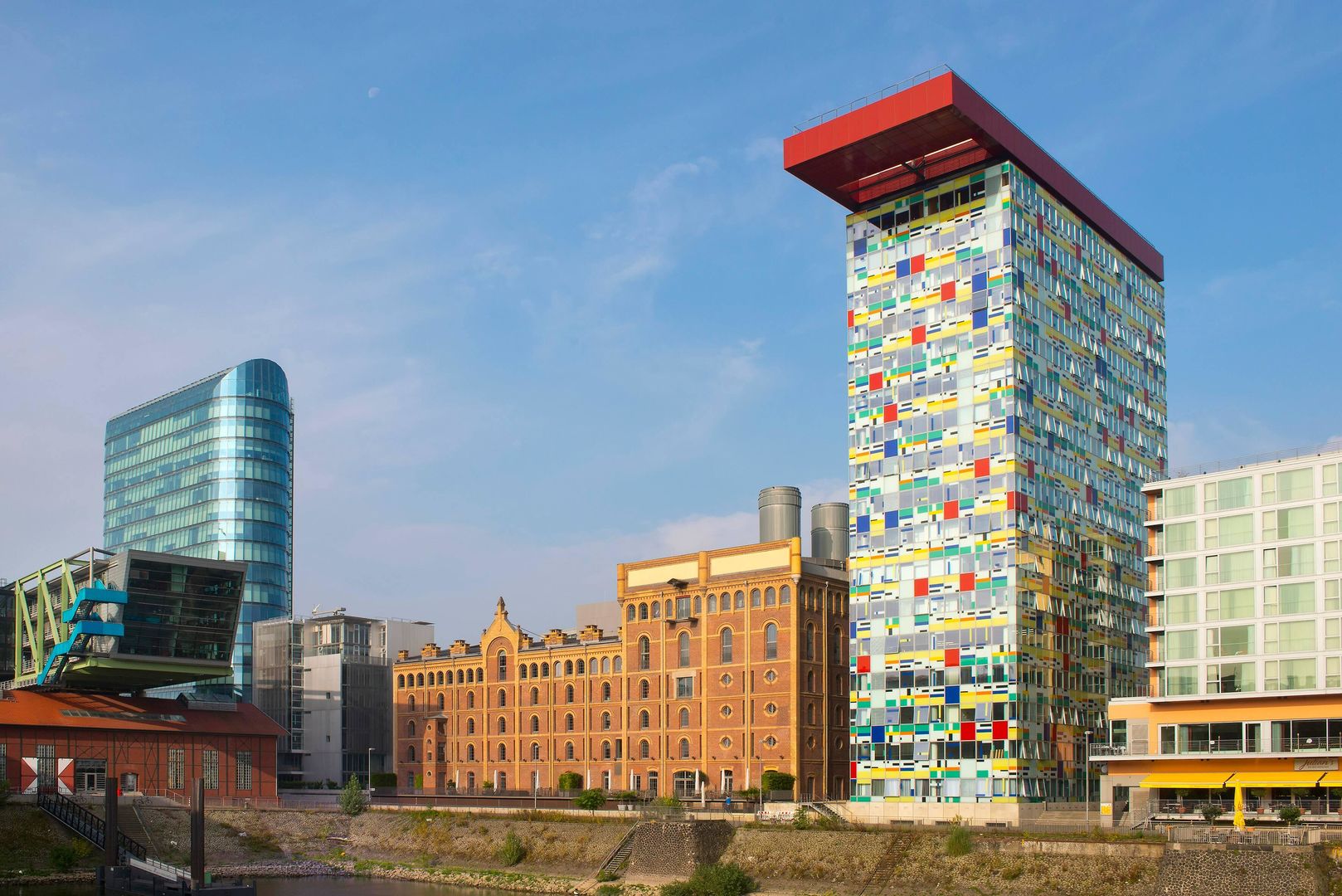 INNSiDE Düsseldorf Hafen image 1