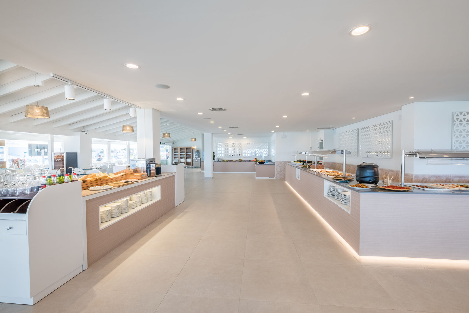 FERGUS Style Carema Beach image 2