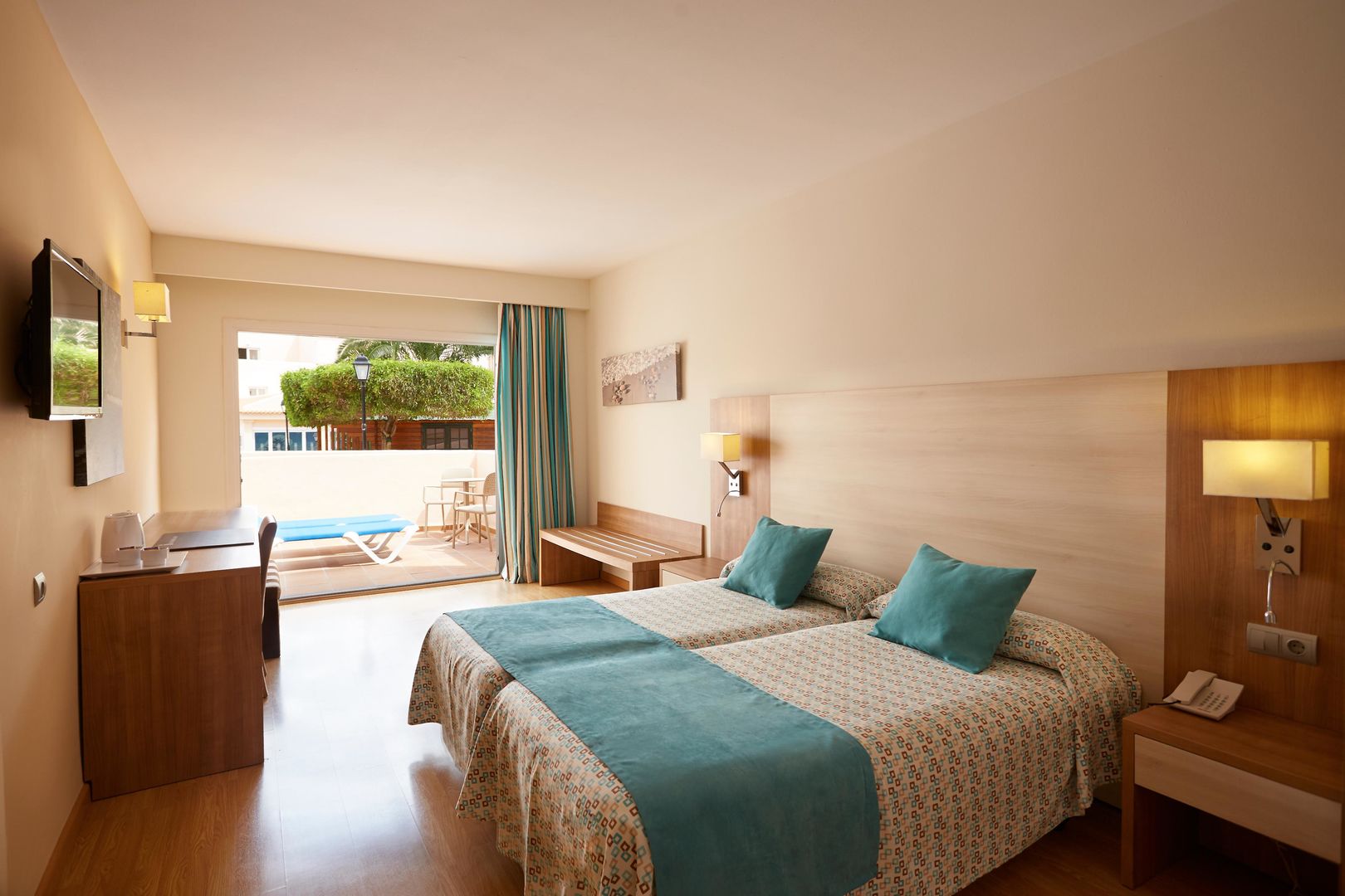 Invisa Hotel Club Cala Blanca foto 10