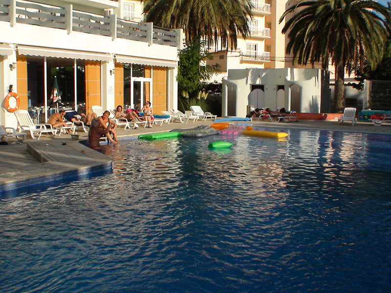 azuLine Hotel Pacific image 3