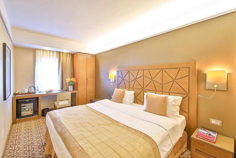 Ramada By Wyndham Istanbul Taksim in Istanbul - foto 2