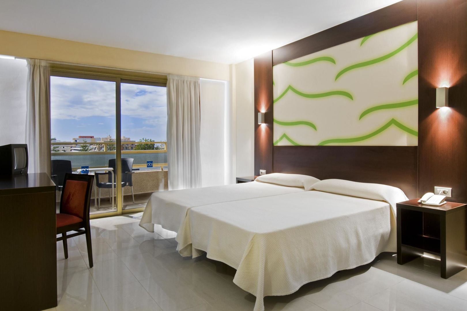 Kn Aparthotel Columbus image 1