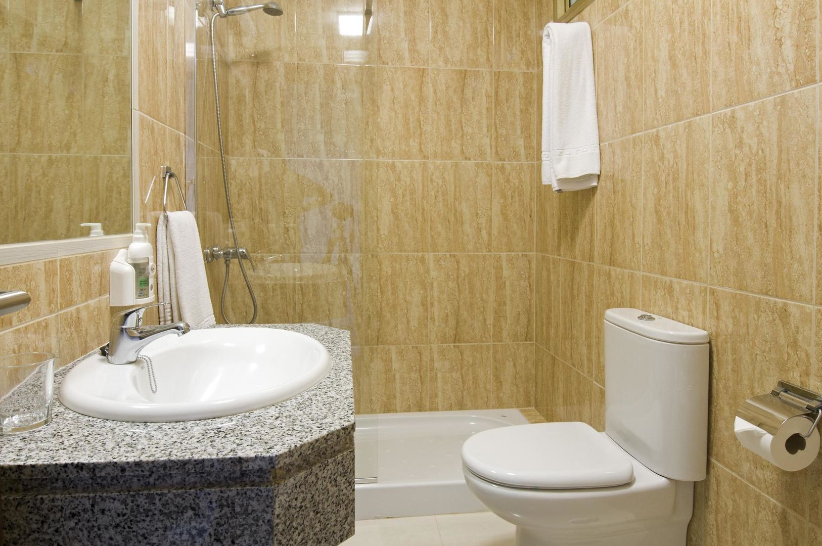 Kn Aparthotel Columbus image 2