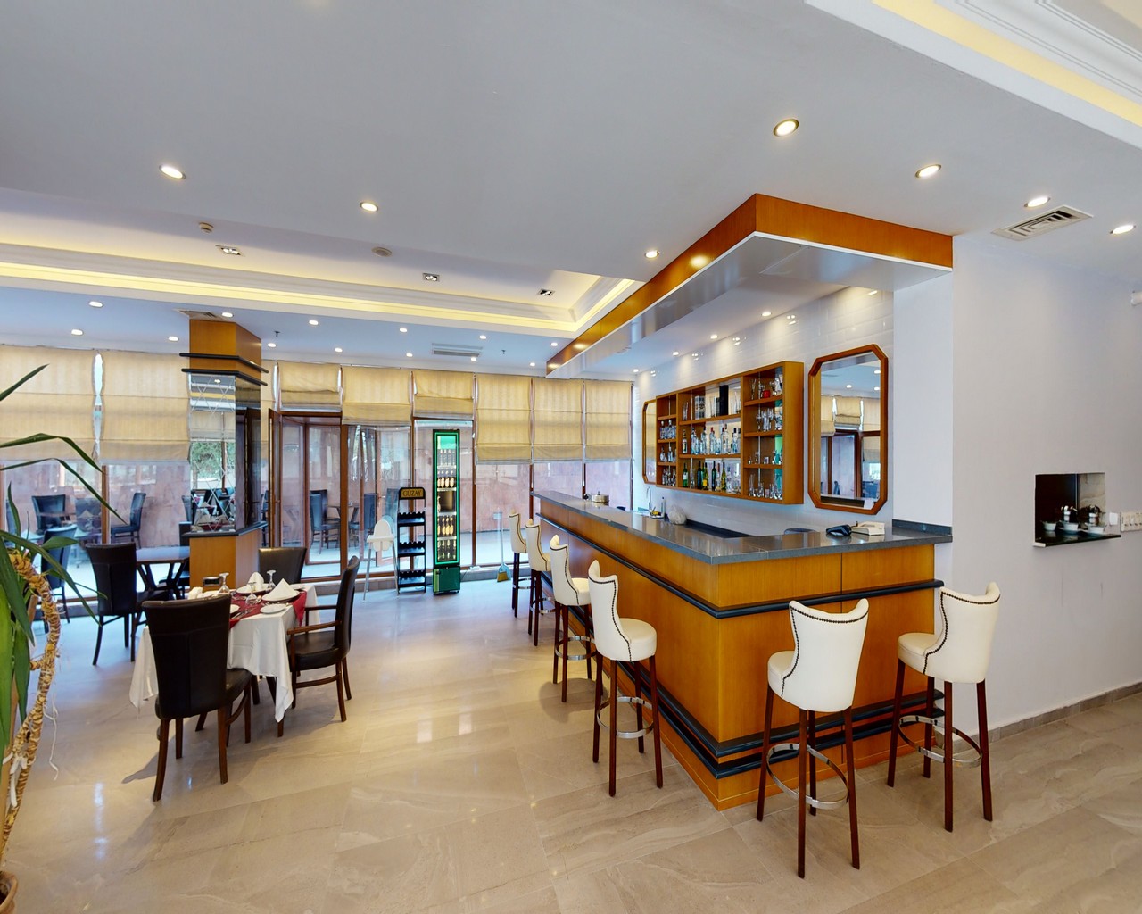 Double Royal Hotel image 3