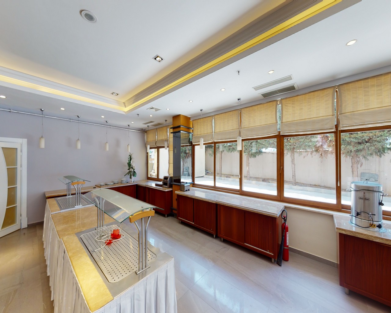 Double Royal Hotel image 2