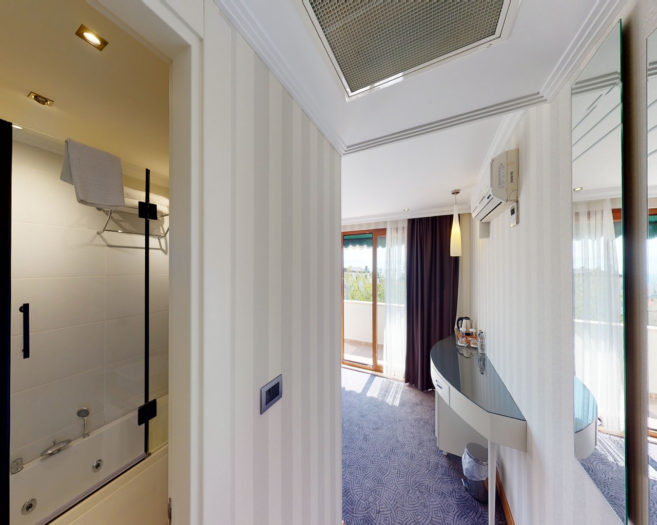Double Royal Hotel image 1