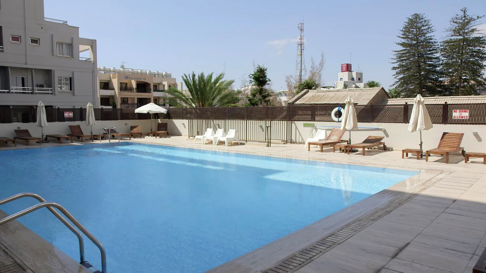 Sun Hall Beach Hotel Apts, Larnaca