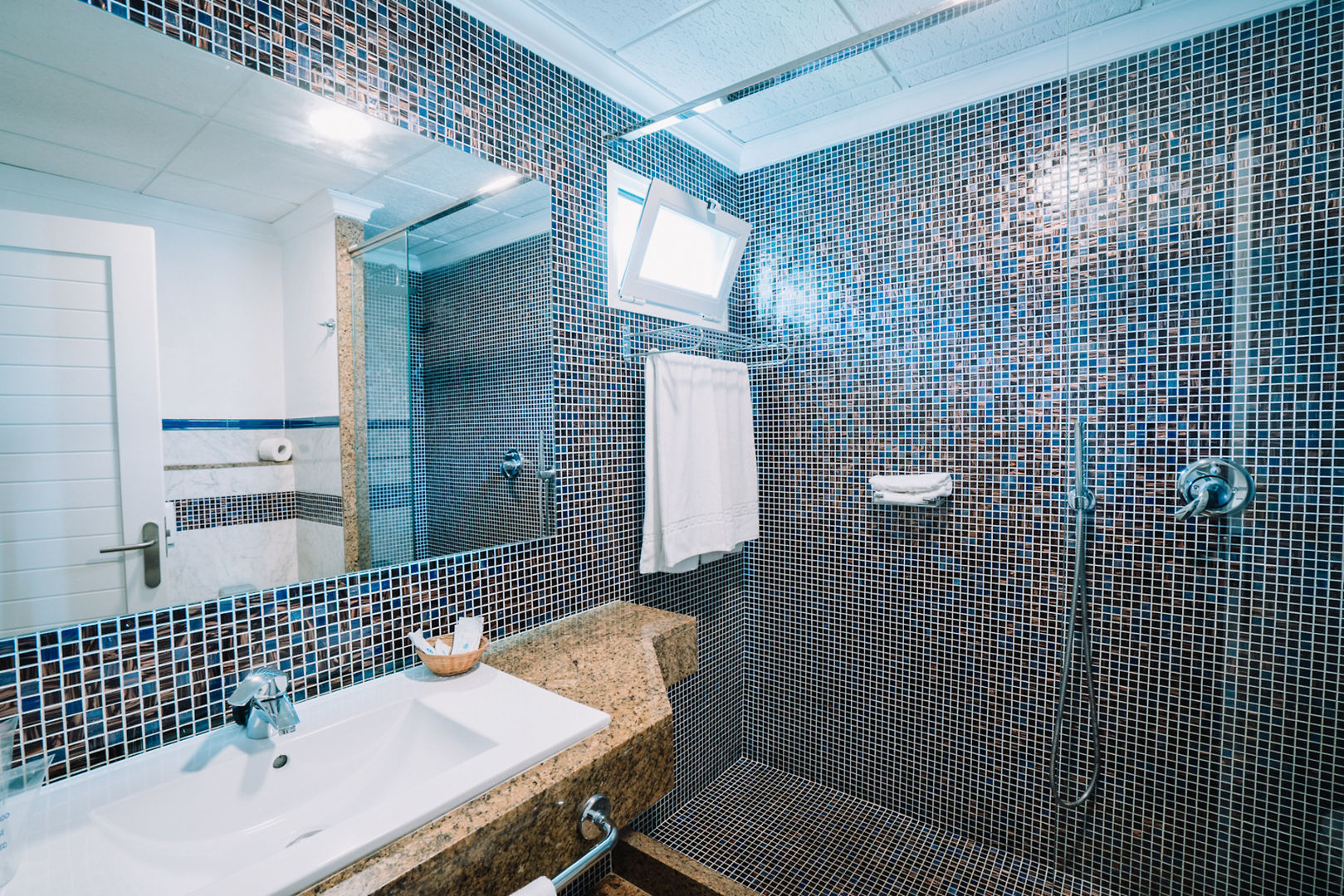 Park Club Europe image 3