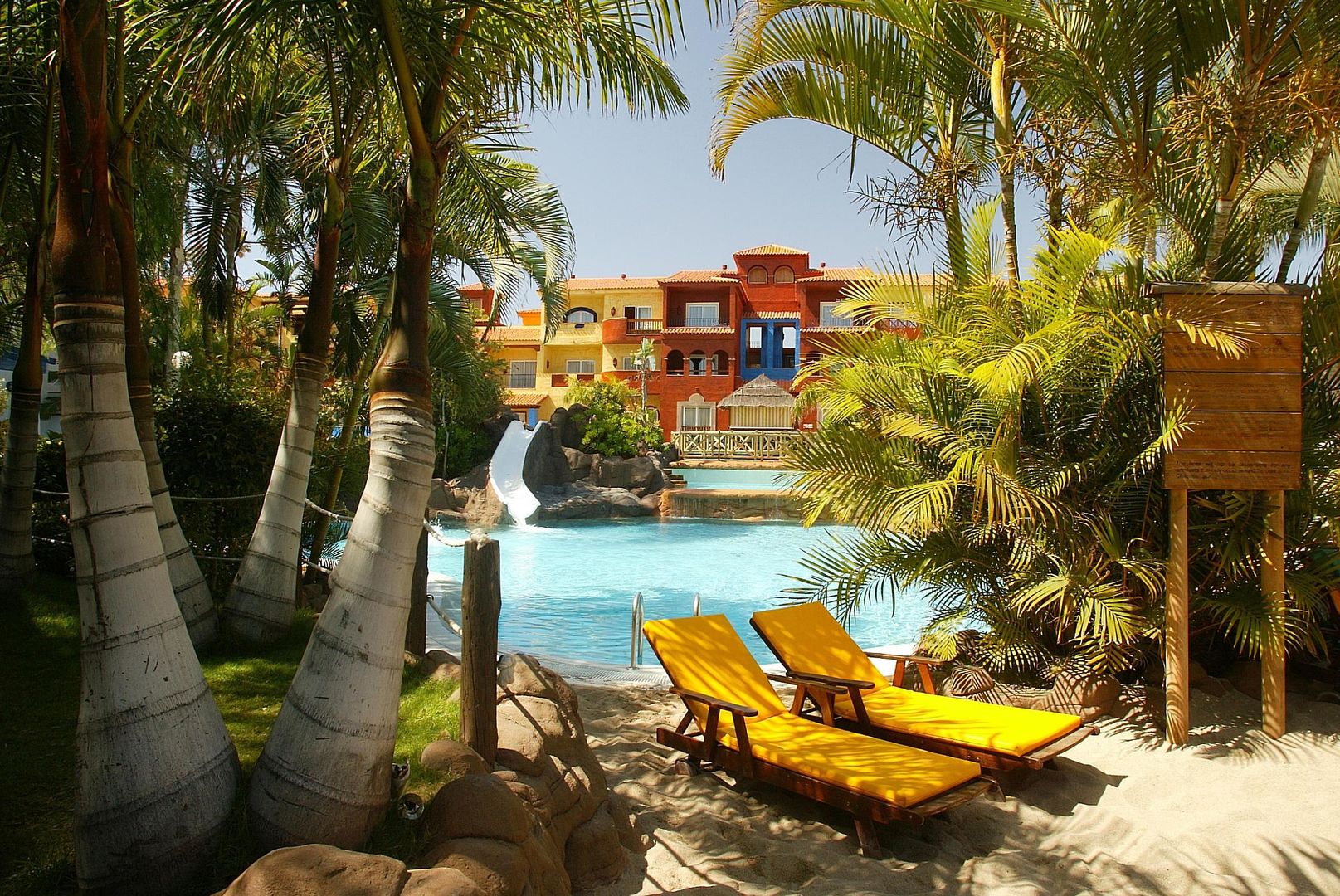 Park Club Europe image 0