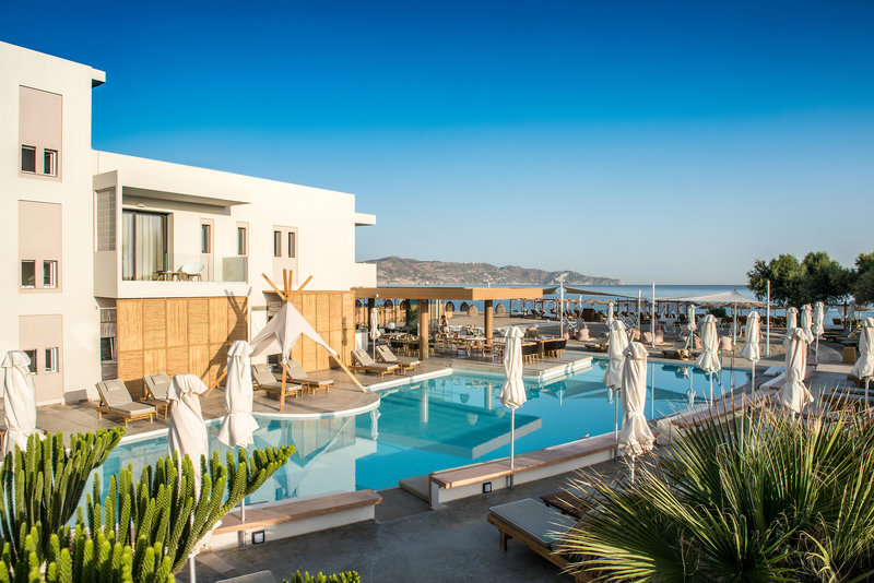 Enorme Teatro Beach image 0