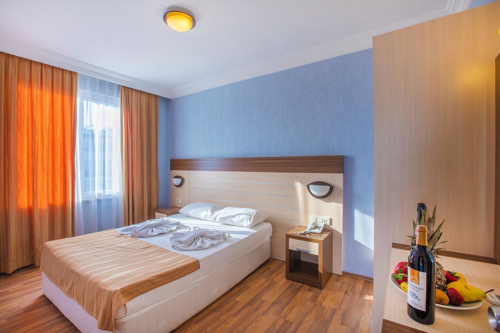 Hawaii Suite Beach Hotel image 1