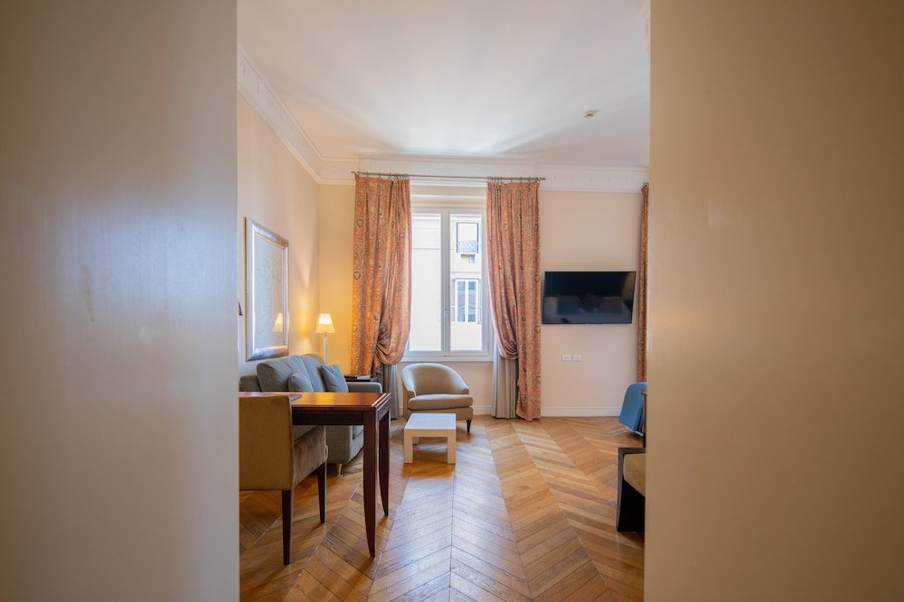 Rose Garden Palace image 1