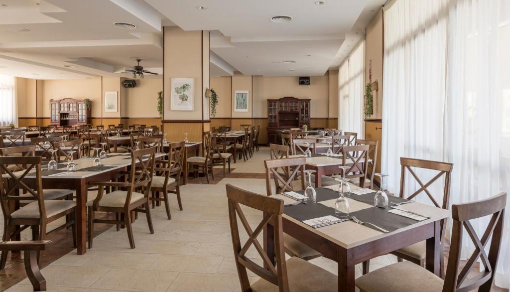 ILUNION Miramar image 2