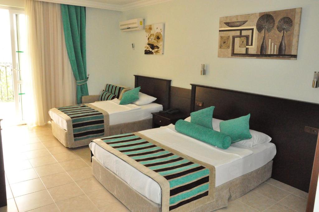 Kleopatra Royal Palm image 1