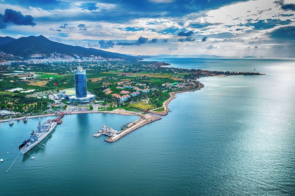 Wyndham Grand Izmir Özdilek Thermal & Spa image 2