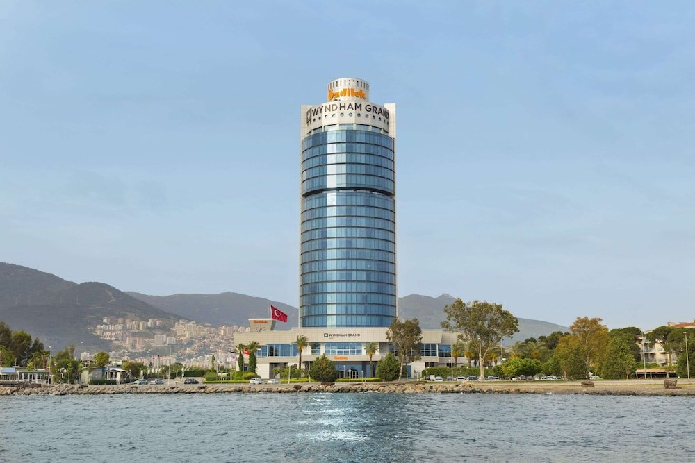 Wyndham Grand Izmir Özdilek Thermal & Spa image 1