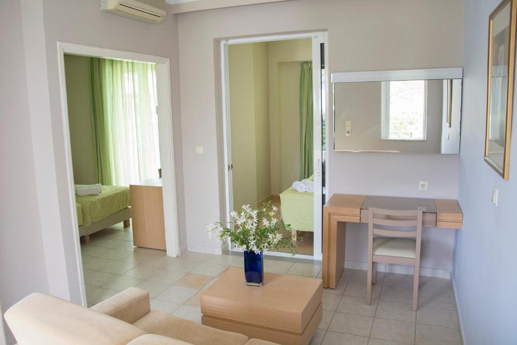 Sovereign Beach Hotel foto 16