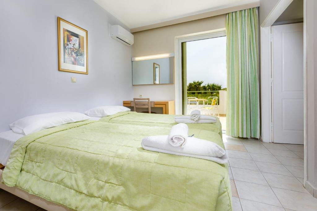Sovereign Beach Hotel foto 14