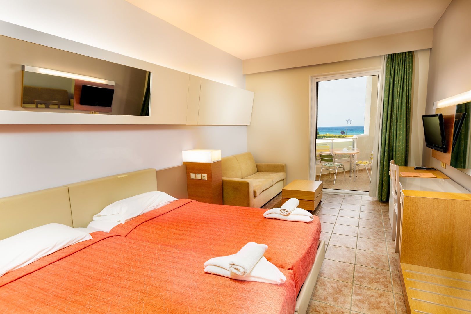 Sovereign Beach Hotel image 1