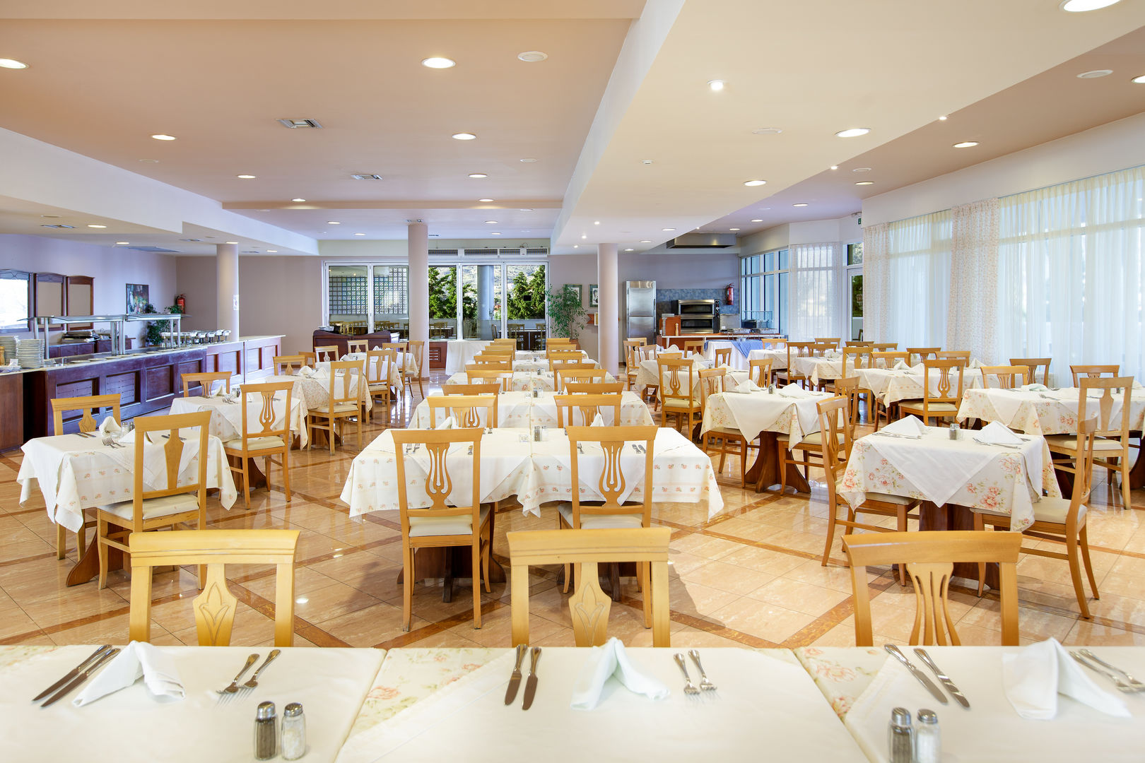 Sovereign Beach Hotel image 2