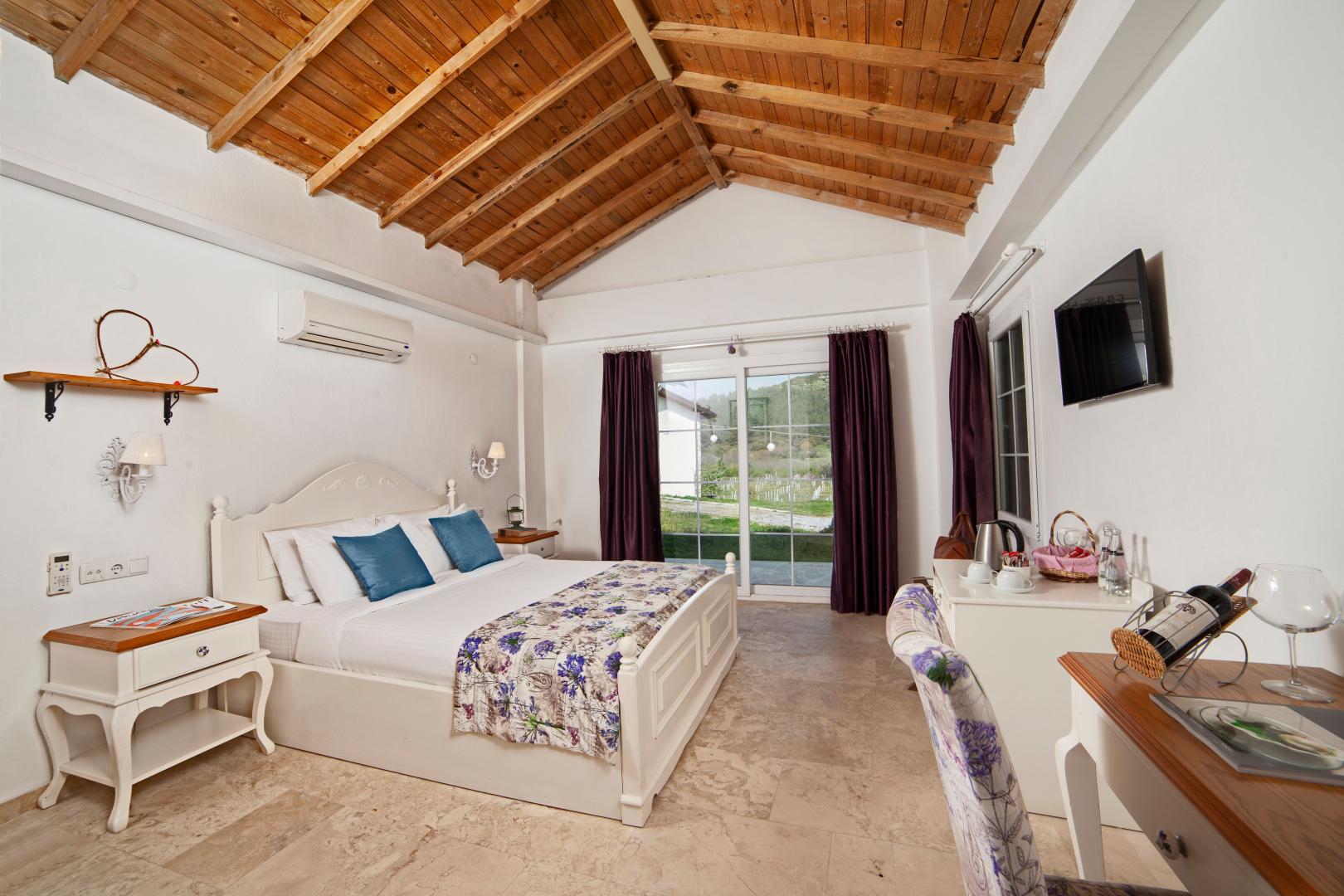 Vinifera Vineyards Hotel foto 28