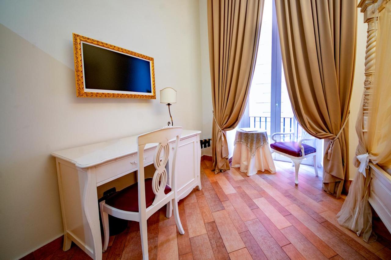 Lanfipe Palace in Naples - foto 5