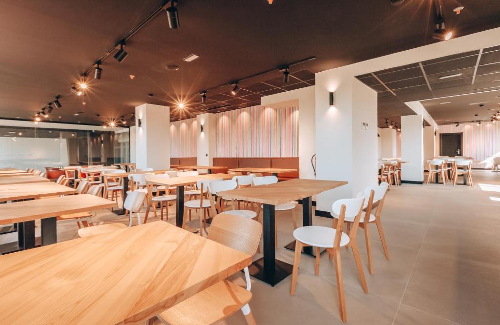 Vértice Roomspace Madrid image 1