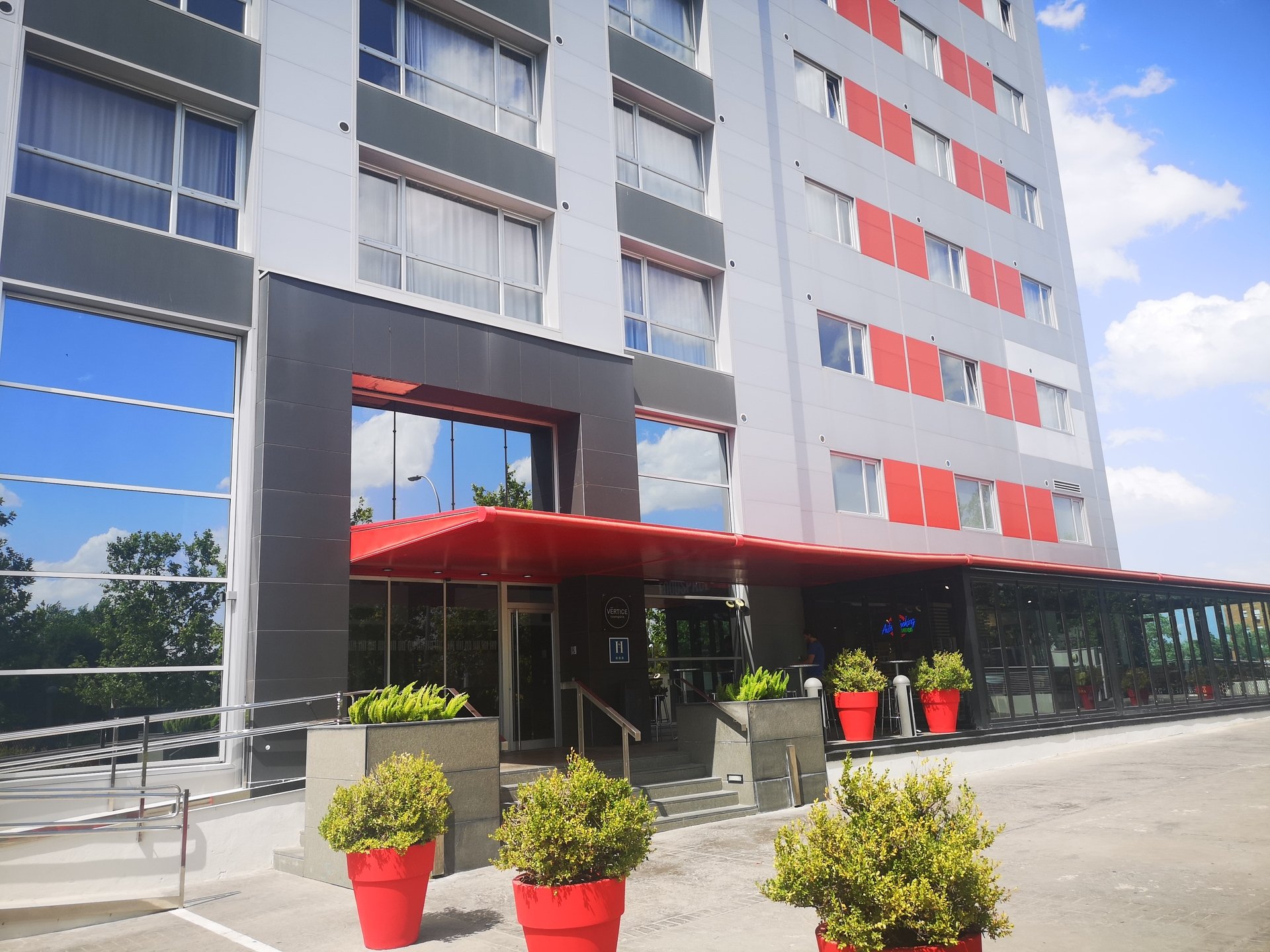 Vértice Roomspace Madrid image 1