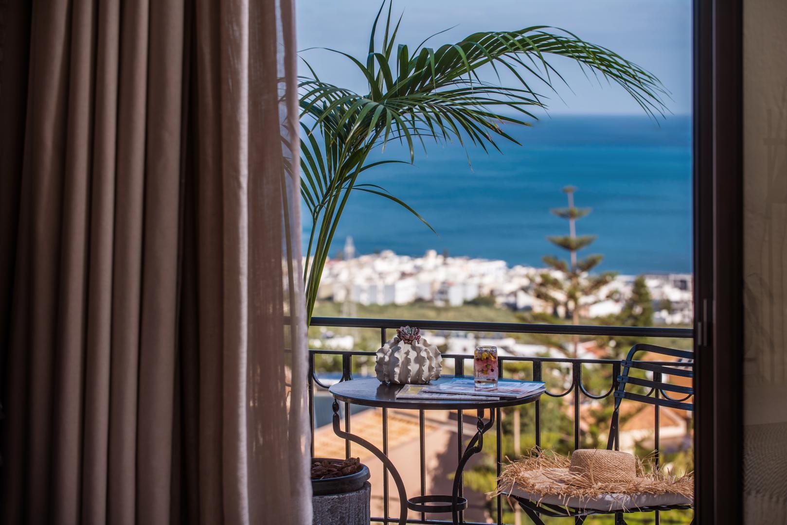 Zeezicht vanaf het balkon — Creta Blue