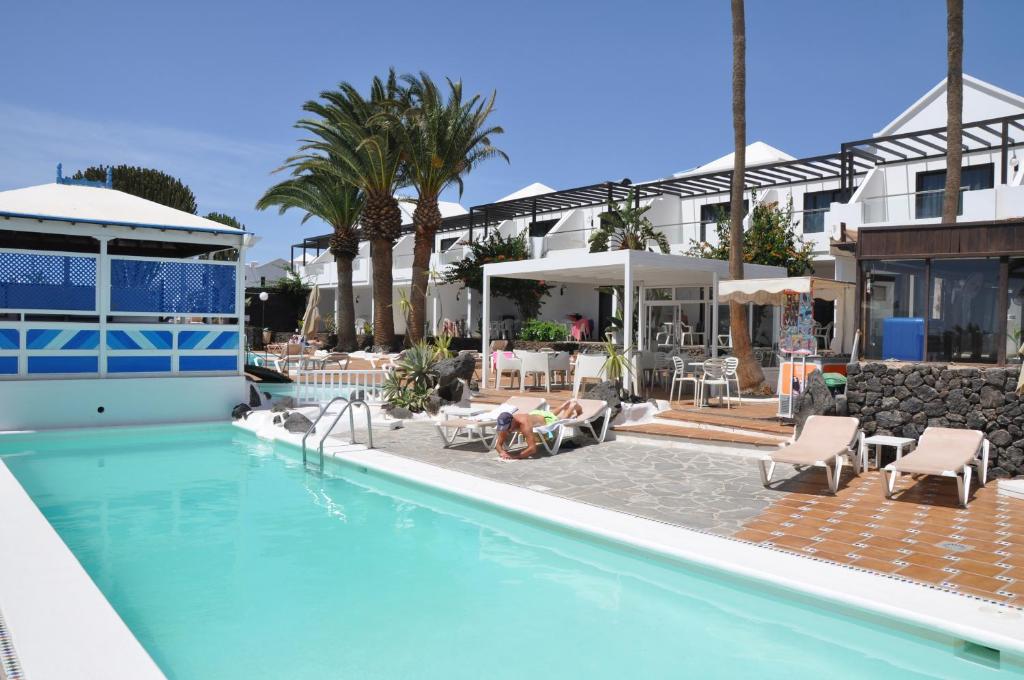 Los Tulipanes image 0