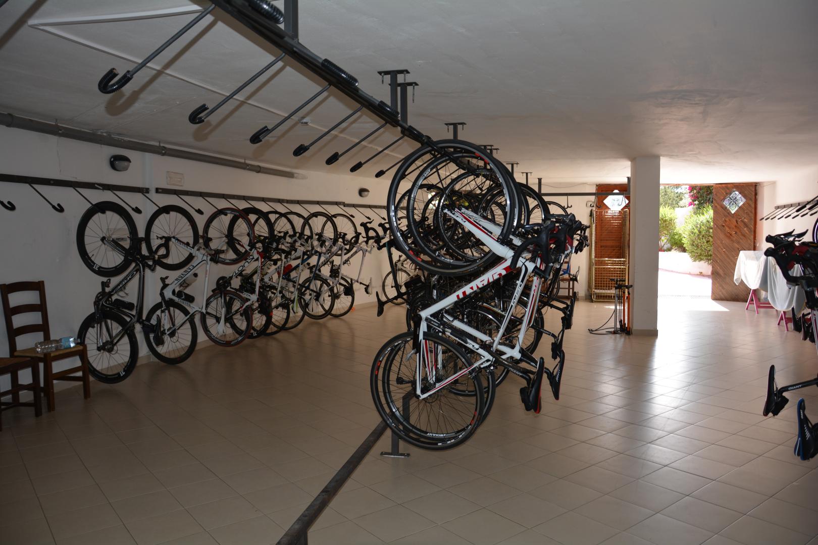 Fitnessruimte met cardio-apparaten — Hotel Pedra Santa