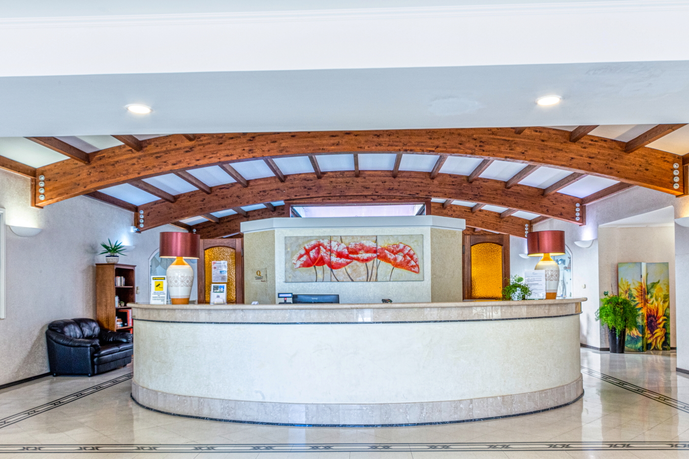 Lobby met receptie — Le Torri