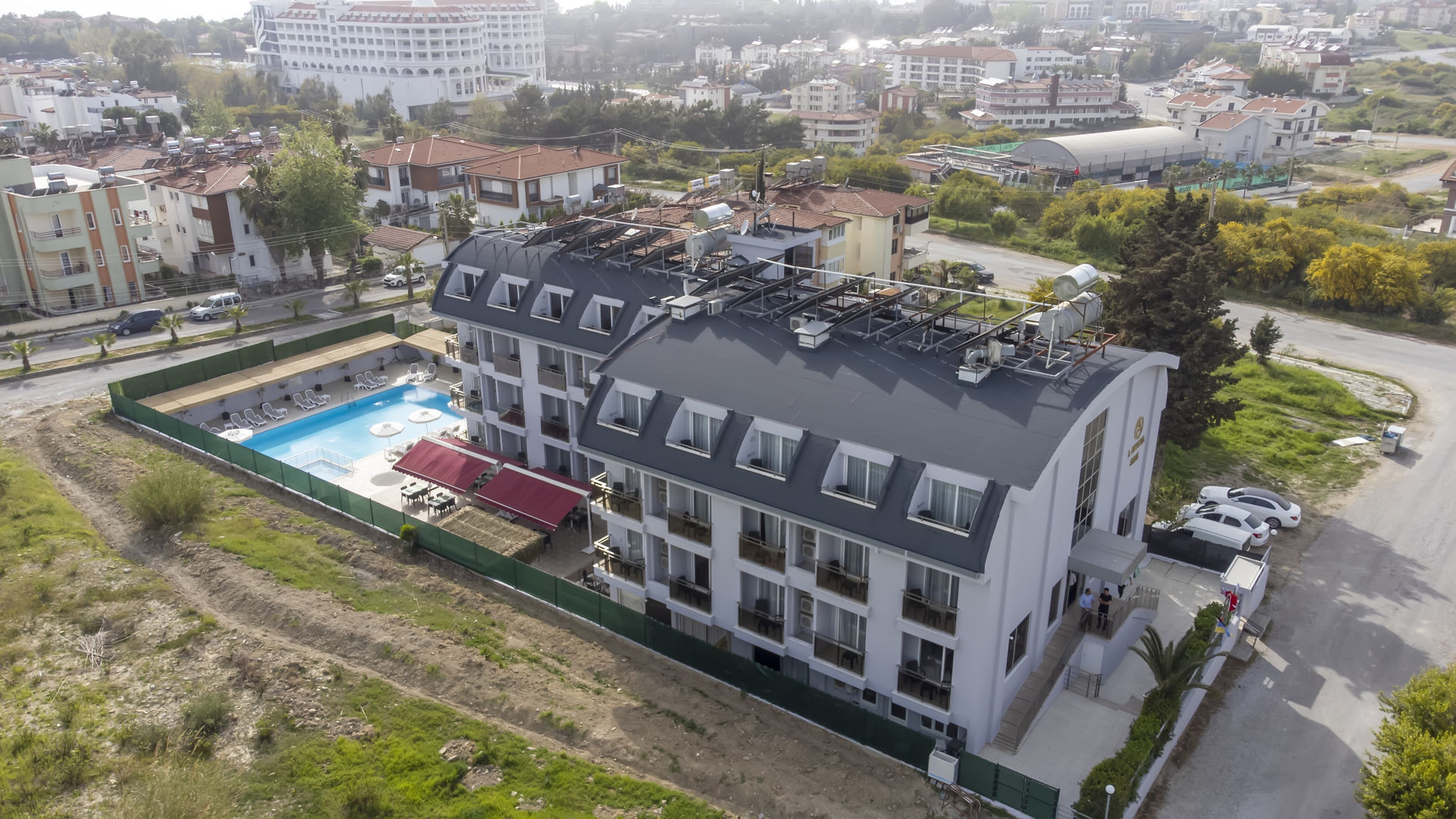 A Hotel Side image 1