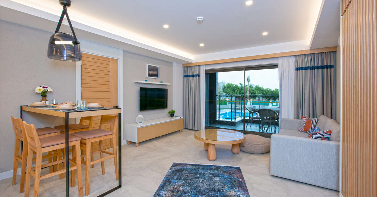 A Hotel Side image 2