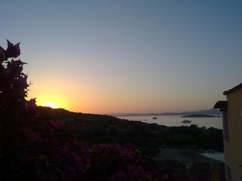 Zonsondergang vanaf het terras — Bagaglino I Giardini di Porto Cervo