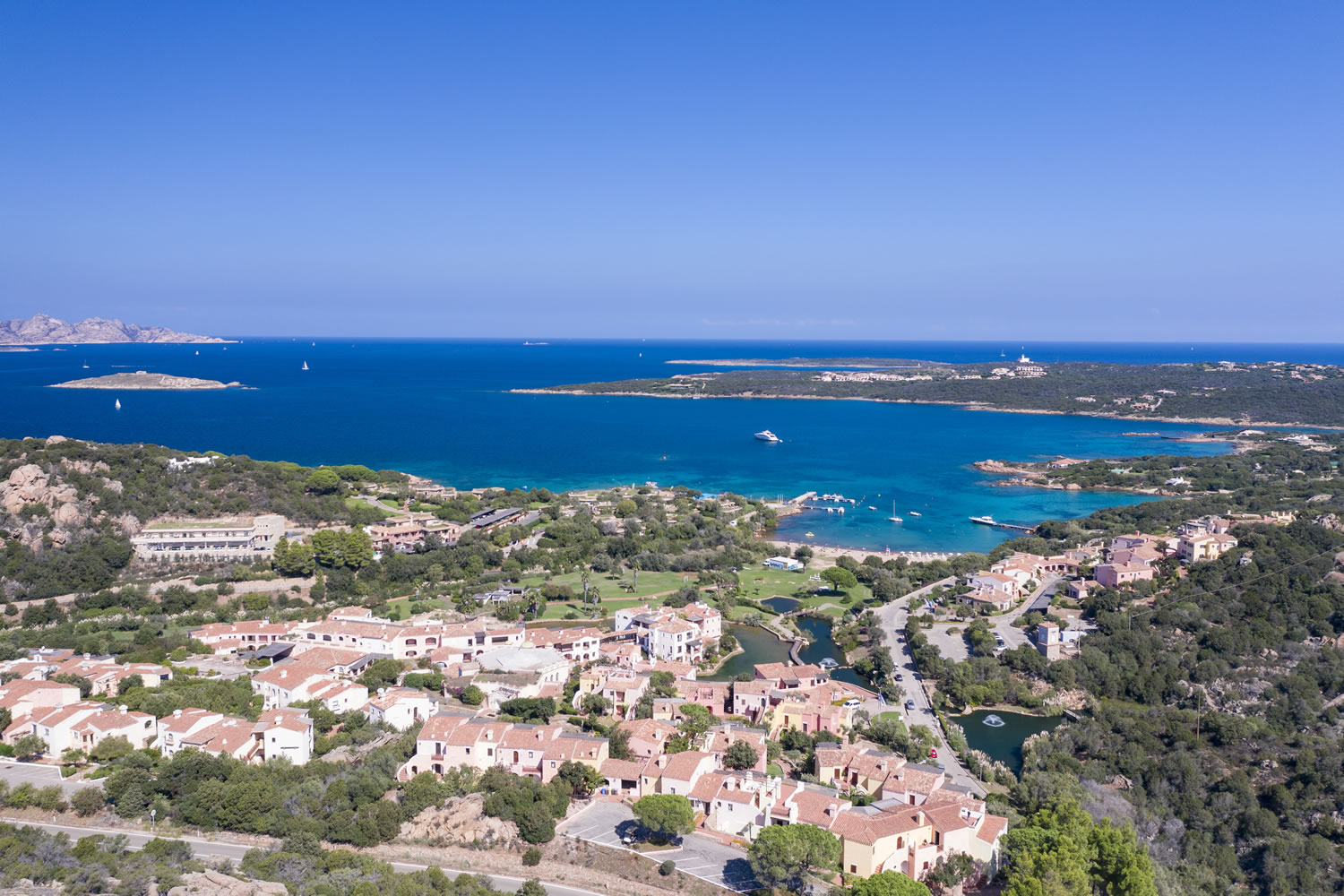 Zeezicht vanaf het balkon — Bagaglino I Giardini di Porto Cervo