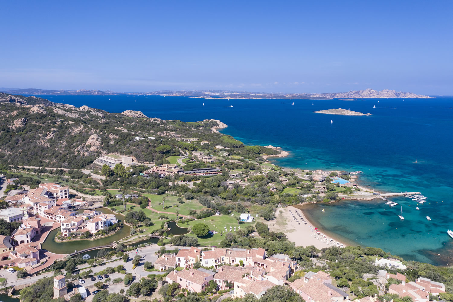 Zeezicht vanaf het balkon — Bagaglino I Giardini di Porto Cervo