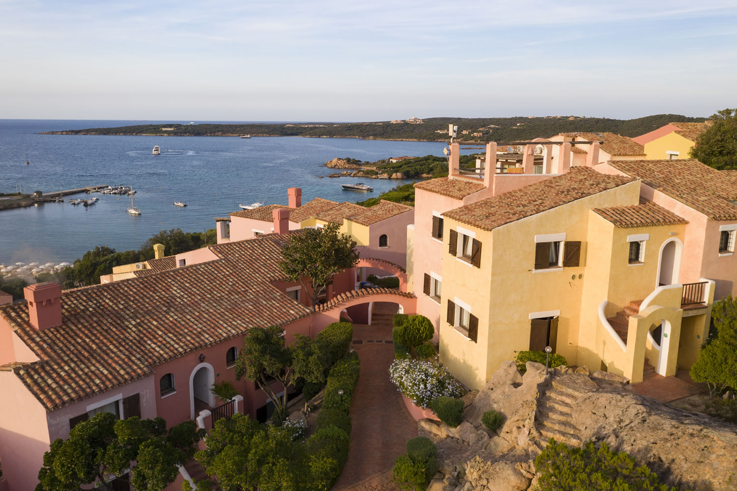 Zeezicht vanaf het balkon — Bagaglino I Giardini di Porto Cervo