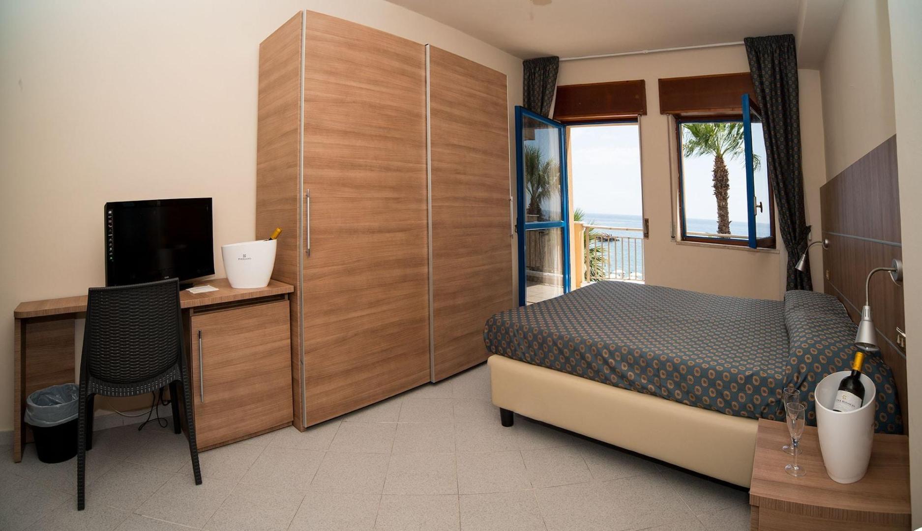 Elihotel foto 2