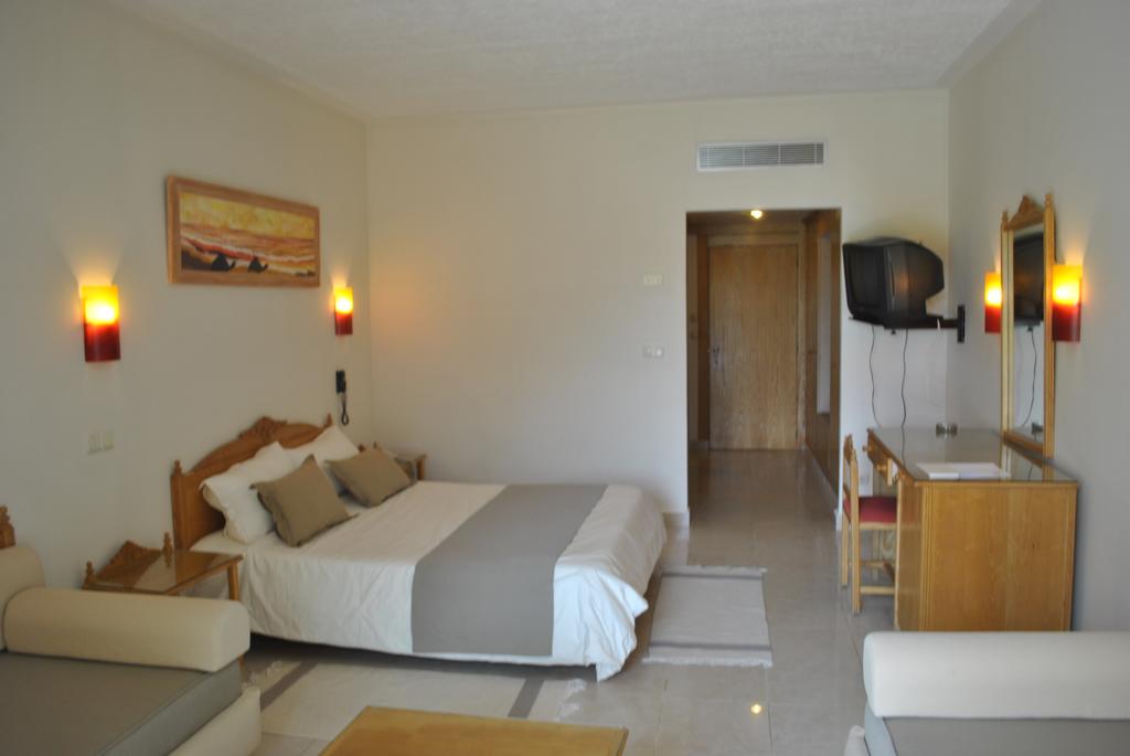 Mahdia Beach & Aqua Park image 3