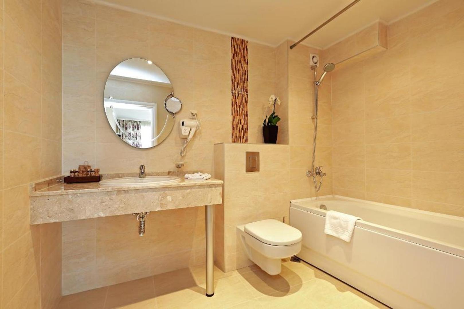 White Rock Castle Suite Hotel foto 7