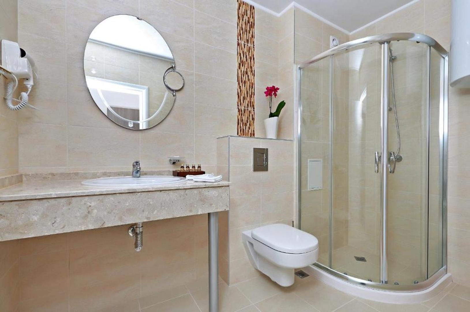 White Rock Castle Suite Hotel image 1