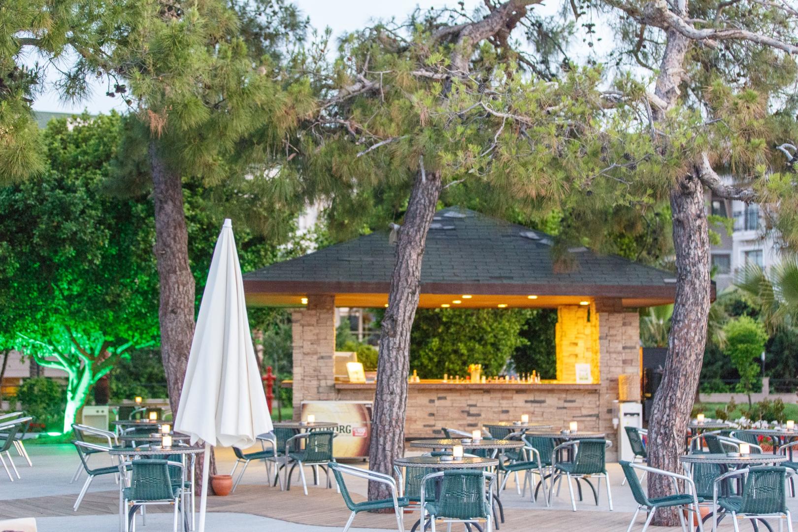 Lucida Beach Hotel image 3