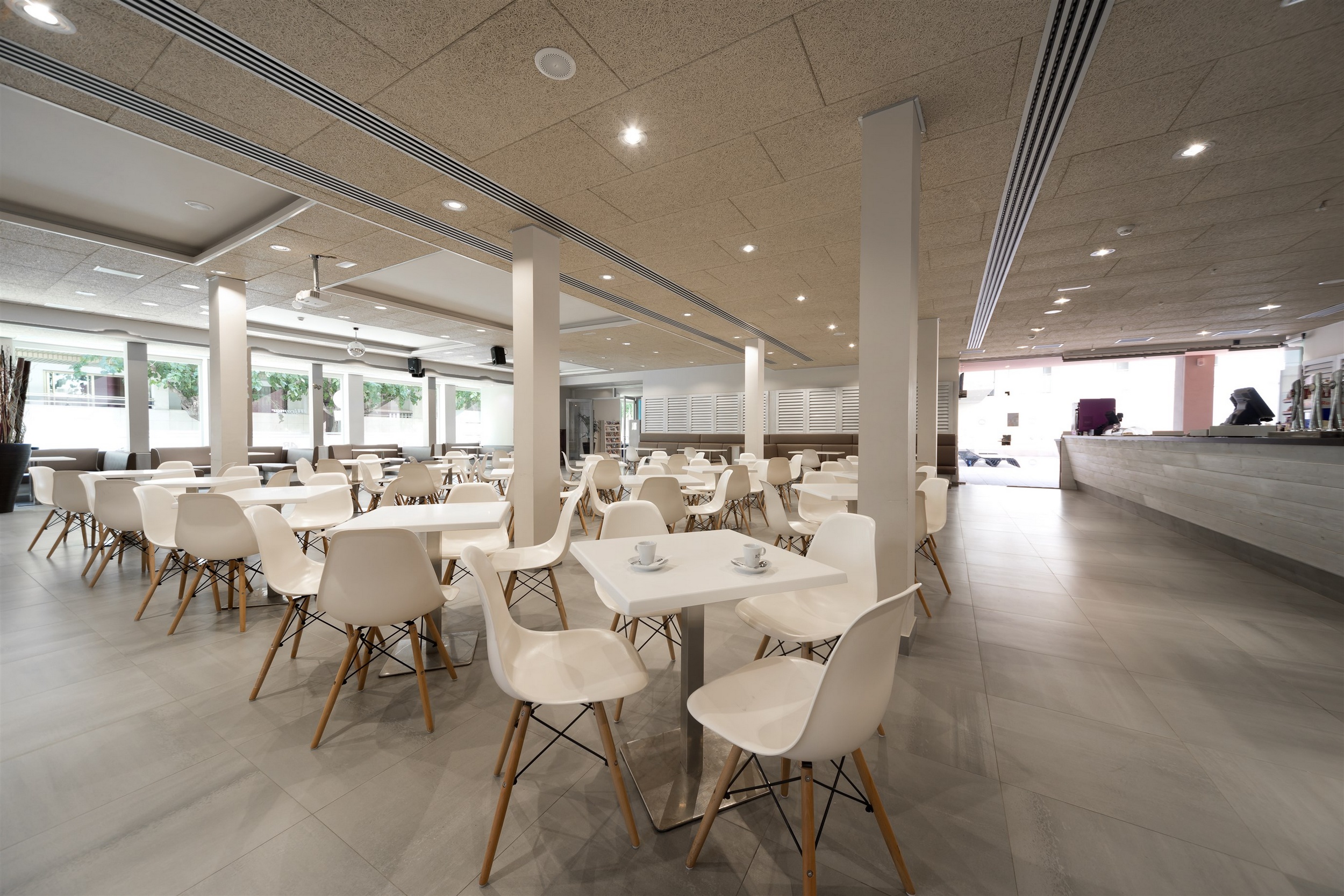 4R Miramar Calafell image 3