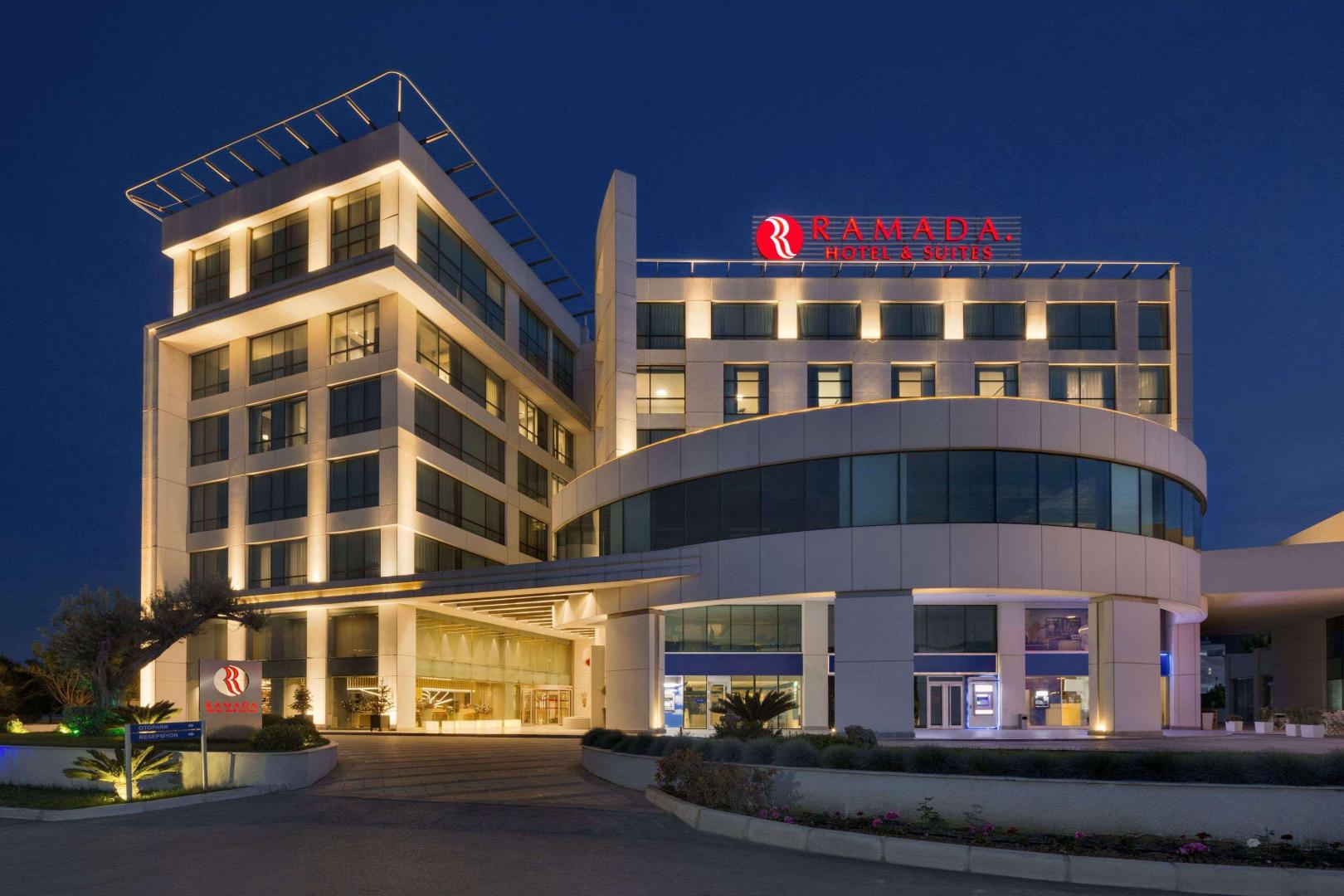 Ramada Hotel & Suites by Wyndham Izmir Kemalpasa foto 14
