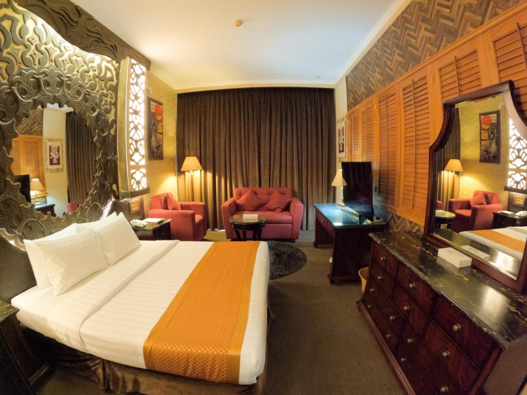 Knight Armour Hotel image 1